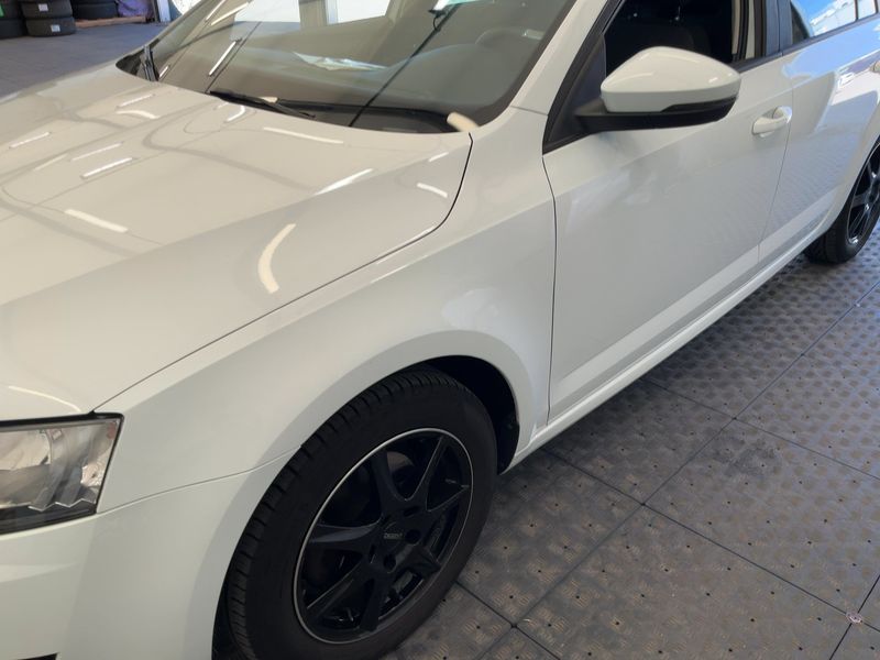 Skoda Octavia 1.2 TSI Ambition — zdjęcie 2