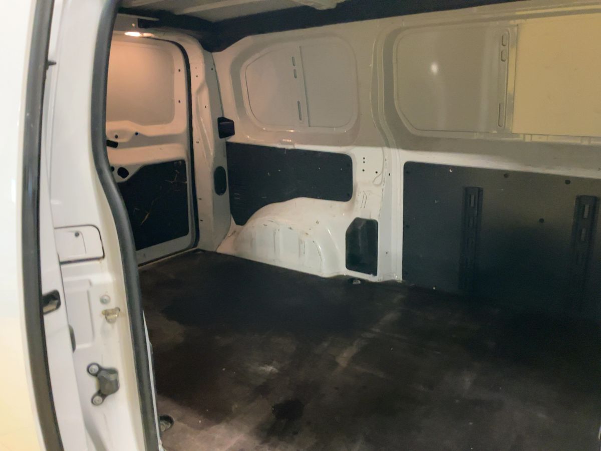 Peugeot Expert 2023 — photo 20