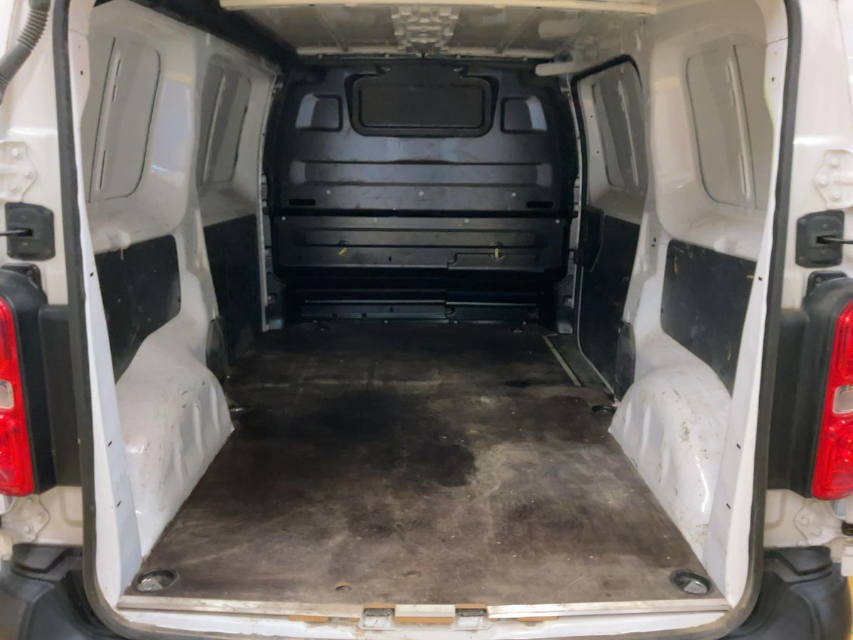 Peugeot Expert 2023 — photo 16