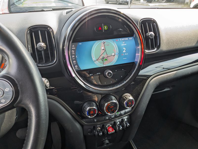 MINI Countryman Cooper D Essential Trim — zdjęcie 12