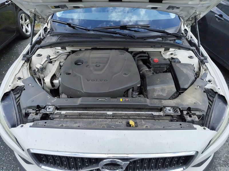 Volvo V60 Cross Country 2.0 D4 AWD — zdjęcie 8