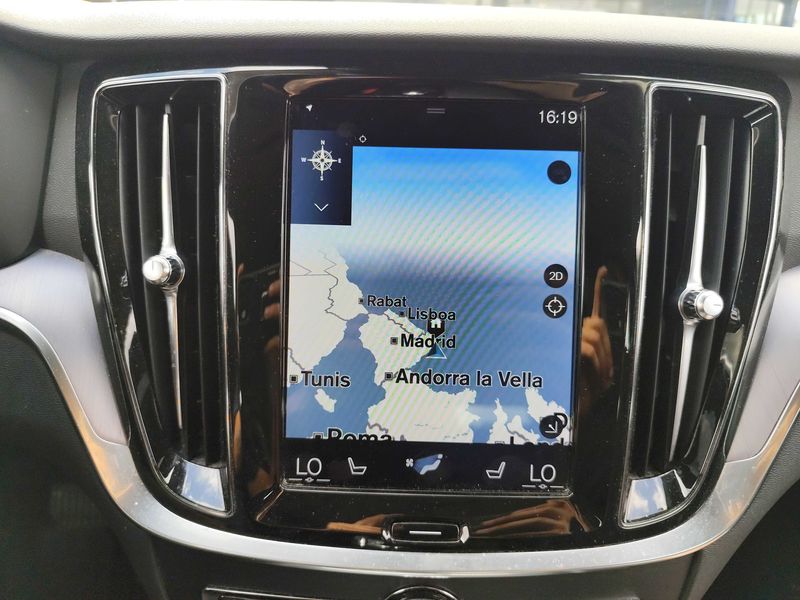 Volvo V60 Cross Country 2.0 D4 AWD — zdjęcie 13
