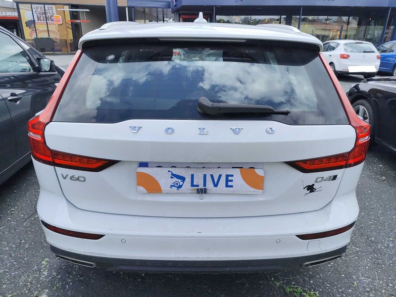 Volvo V60 Cross Country 2.0 D4 AWD — zdjęcie 4