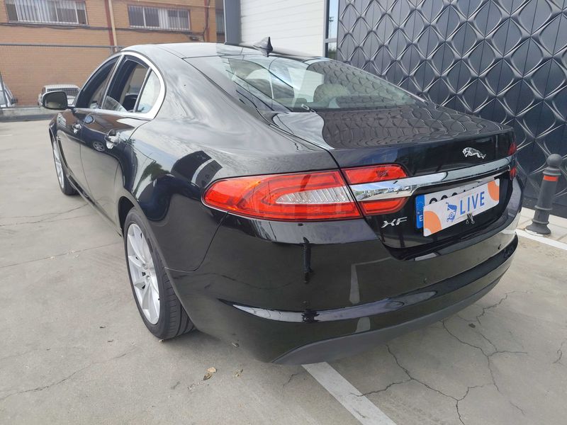 Jaguar XF 2.2 D — zdjęcie 3