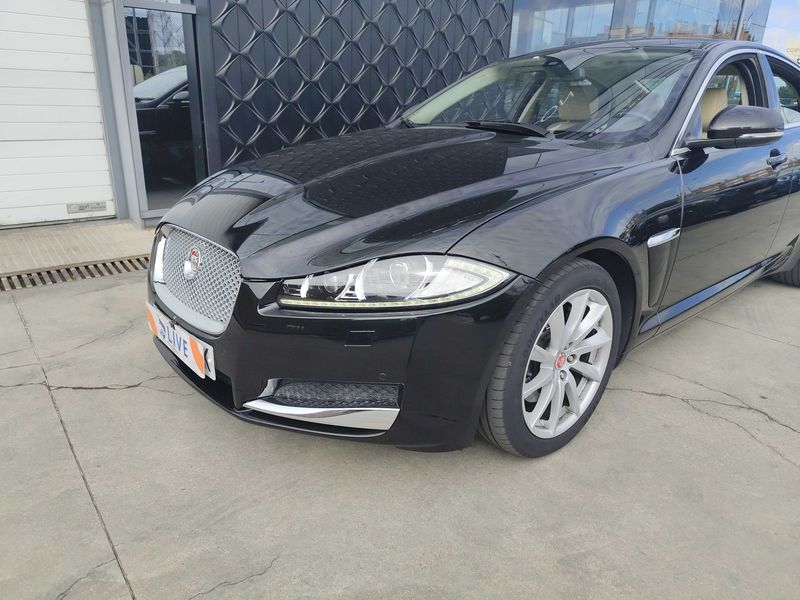 Jaguar XF 2.2 D — zdjęcie 2