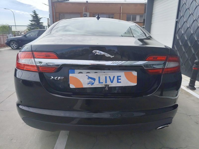 Jaguar XF 2.2 D — zdjęcie 4