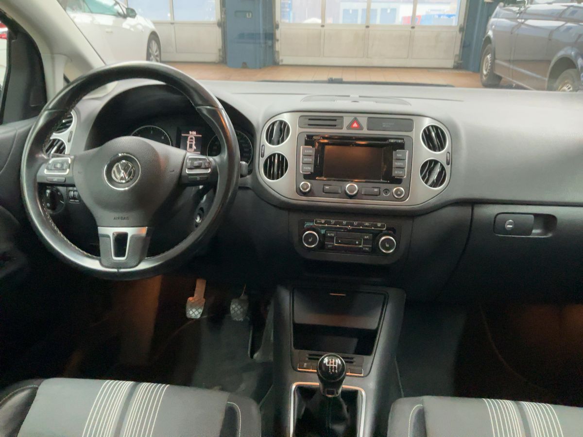 Volkswagen Golf 2012 — photo 19