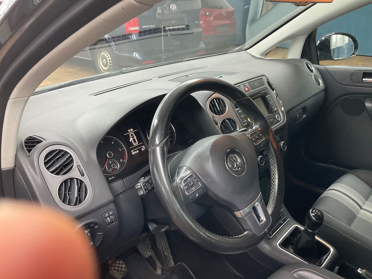 Volkswagen Golf 2012 — photo 51