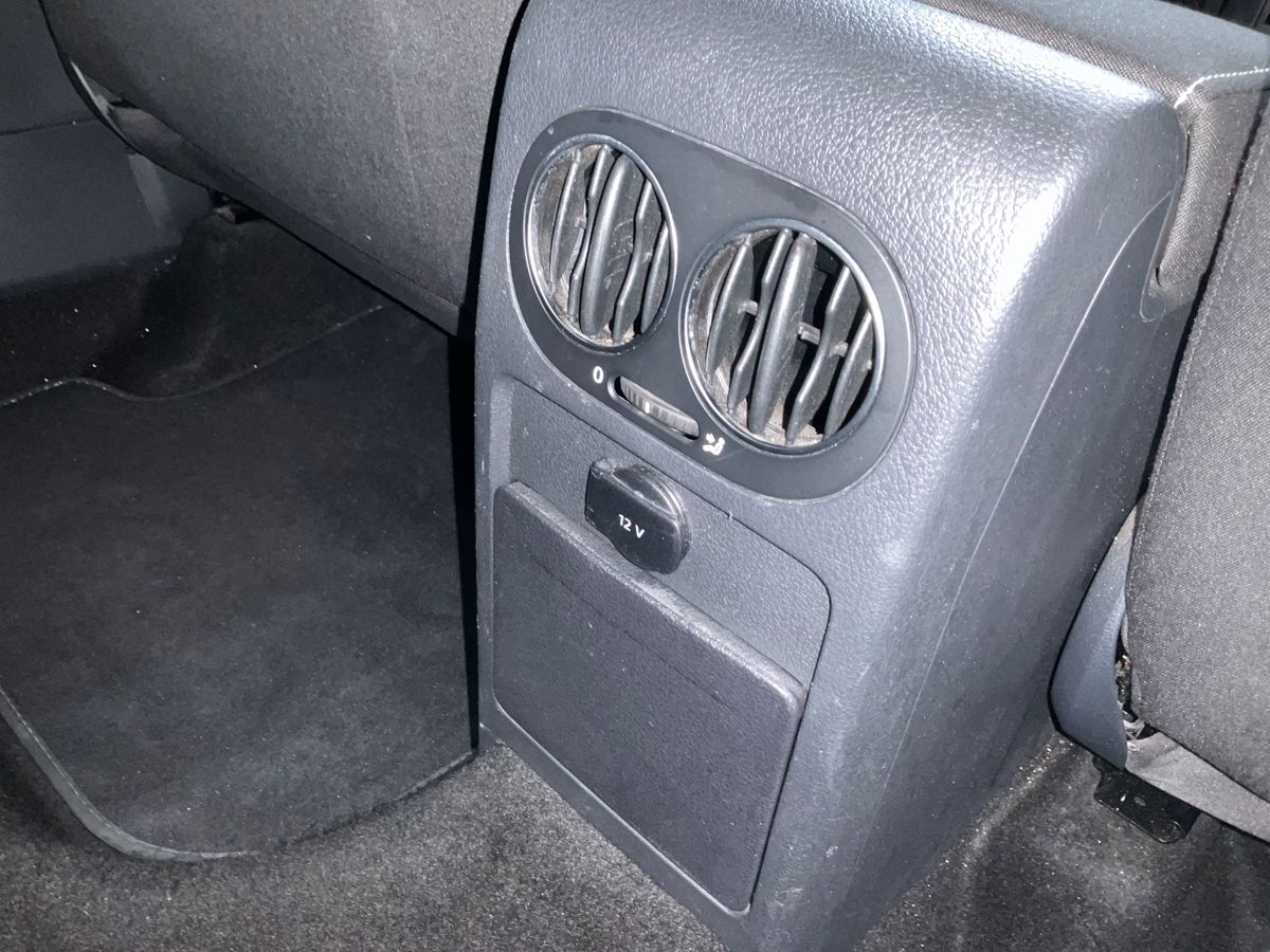 Volkswagen Golf 2012 — photo 48