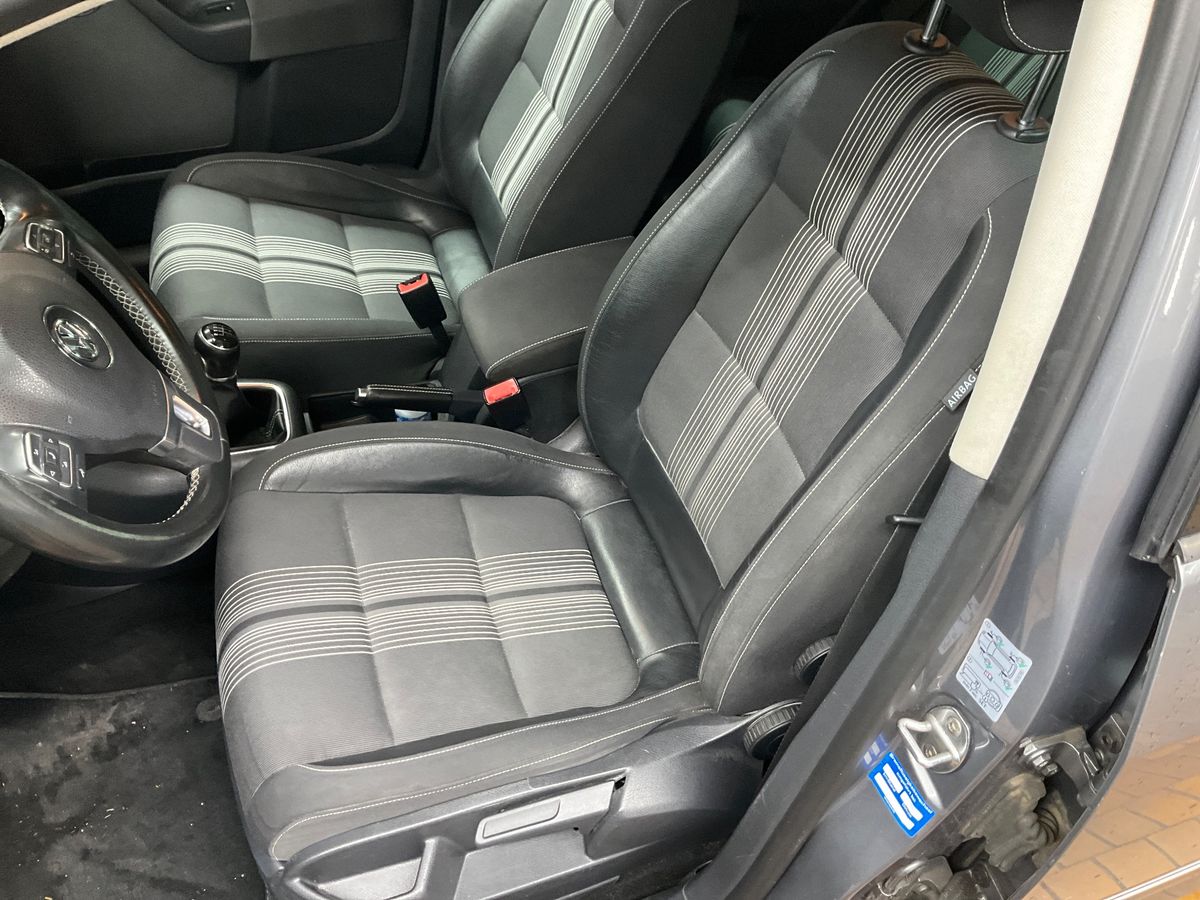 Volkswagen Golf 2012 — photo 50