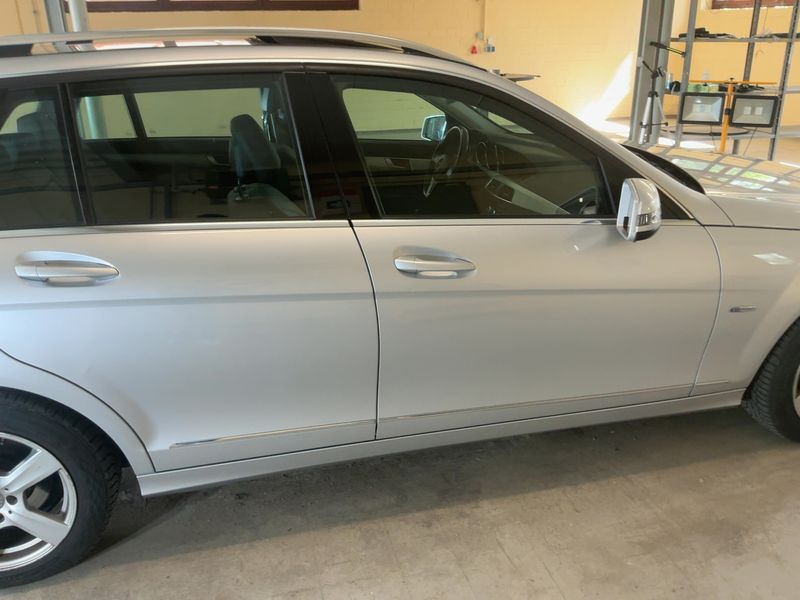 Mercedes-Benz C-Klasse C 180 CGI T BlueEfficiency Avantgarde — zdjęcie 7