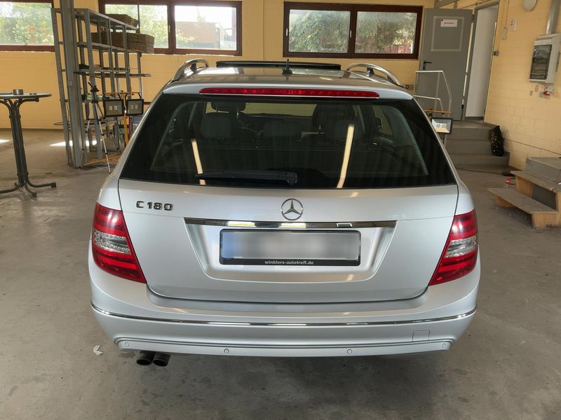Mercedes-Benz C-Klasse C 180 CGI T BlueEfficiency Avantgarde — zdjęcie 5