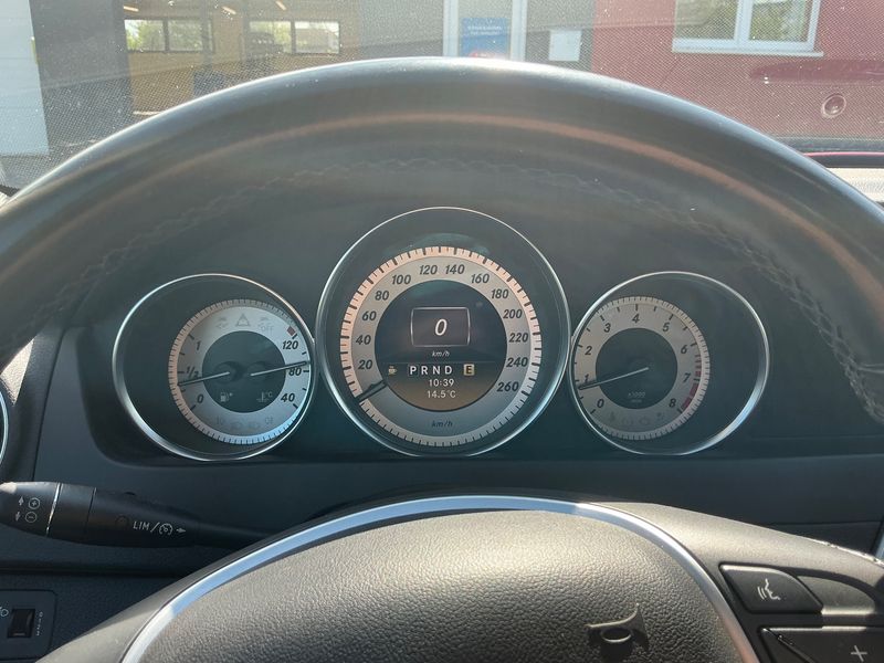 Mercedes-Benz C-Klasse C 180 CGI T BlueEfficiency Avantgarde — zdjęcie 13