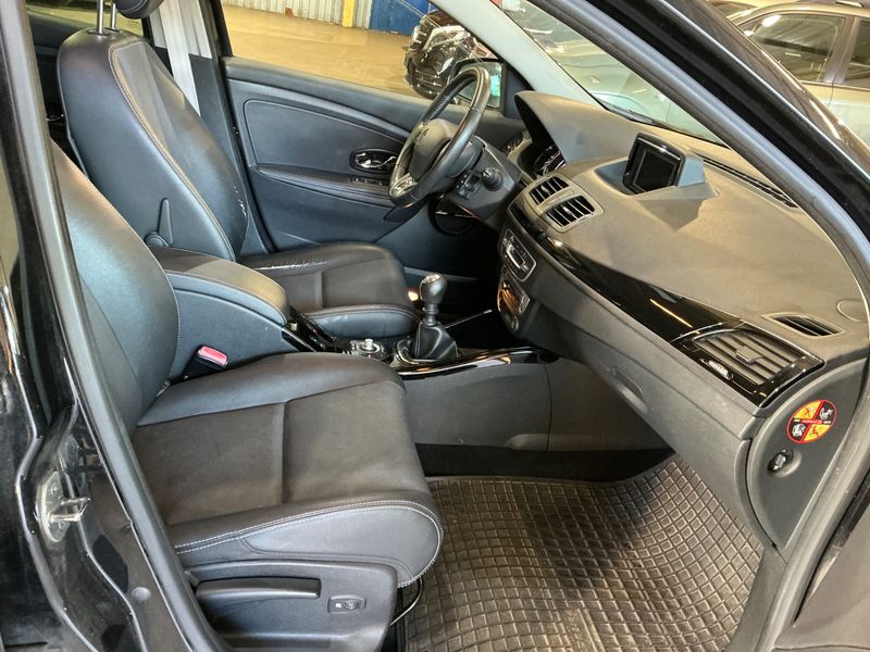 Renault Megane 1.2 BOSE Edition — zdjęcie 3
