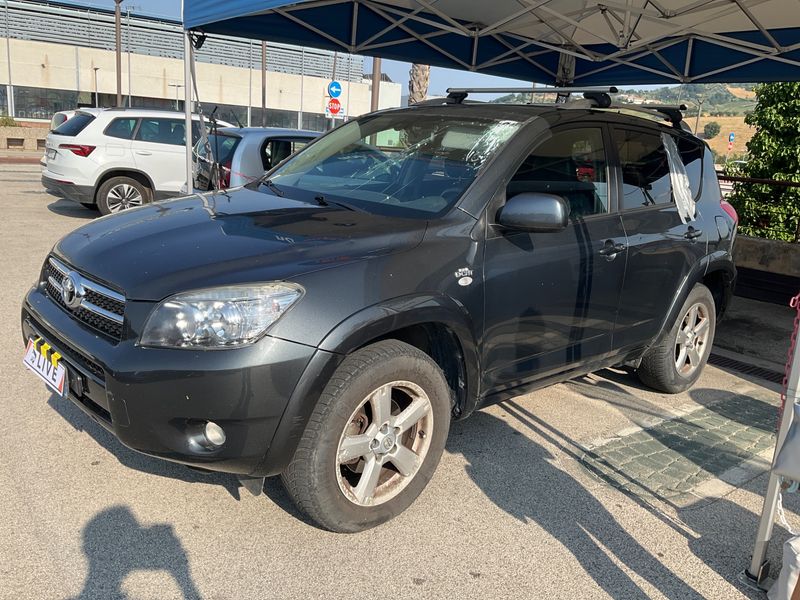 RAV 4 2.2 D-CAT Sol