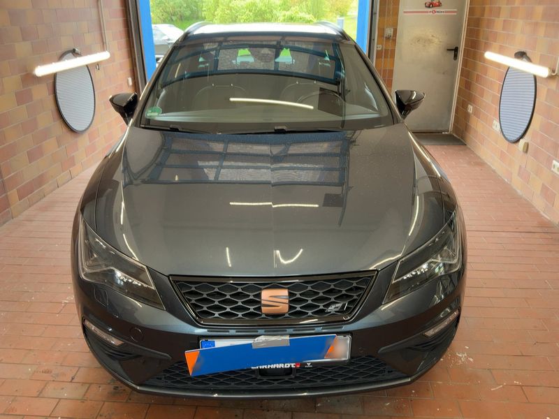 Seat Leon 2.0 TSI Cupra 300 4Drive — zdjęcie 9