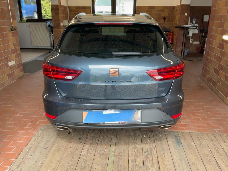 Seat Leon 2.0 TSI Cupra 300 4Drive — zdjęcie 5