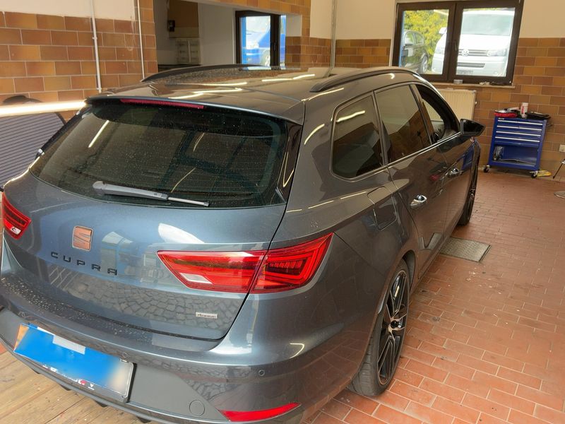 Seat Leon 2.0 TSI Cupra 300 4Drive — zdjęcie 6