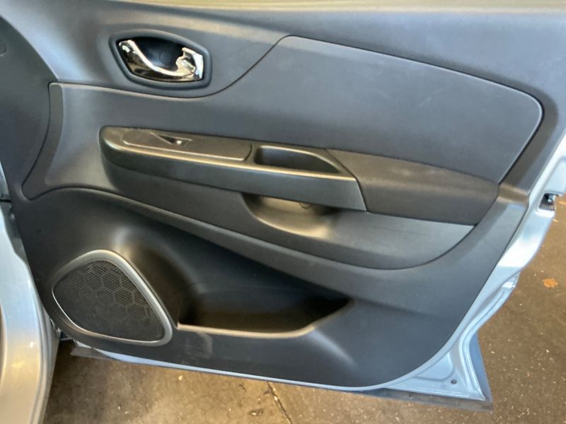 Renault Captur 1.5 dCi Energy Zen 2015 – снимка 28