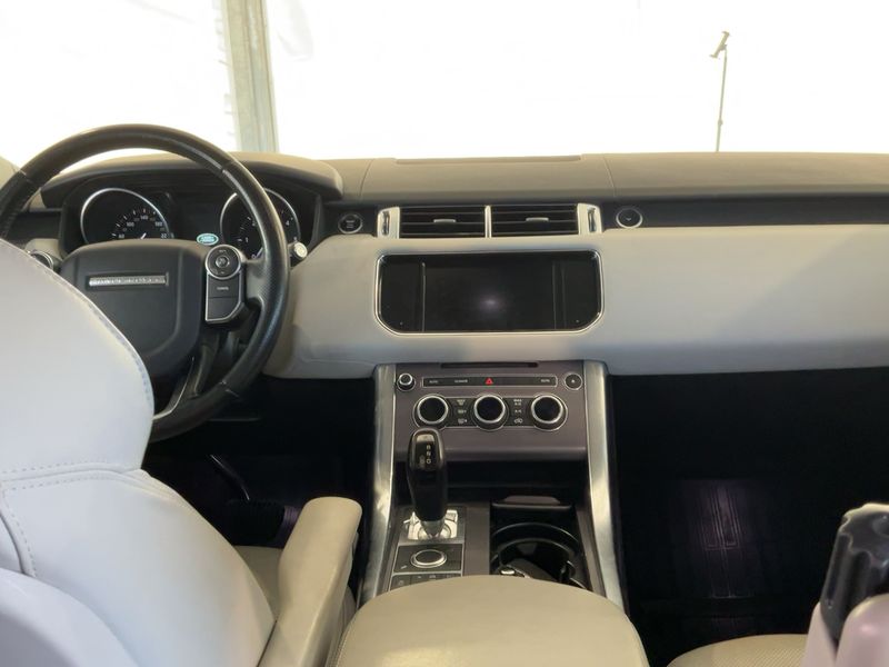 Land Rover Range Rover Sport 3.0 V6 TDI HSE — zdjęcie 12