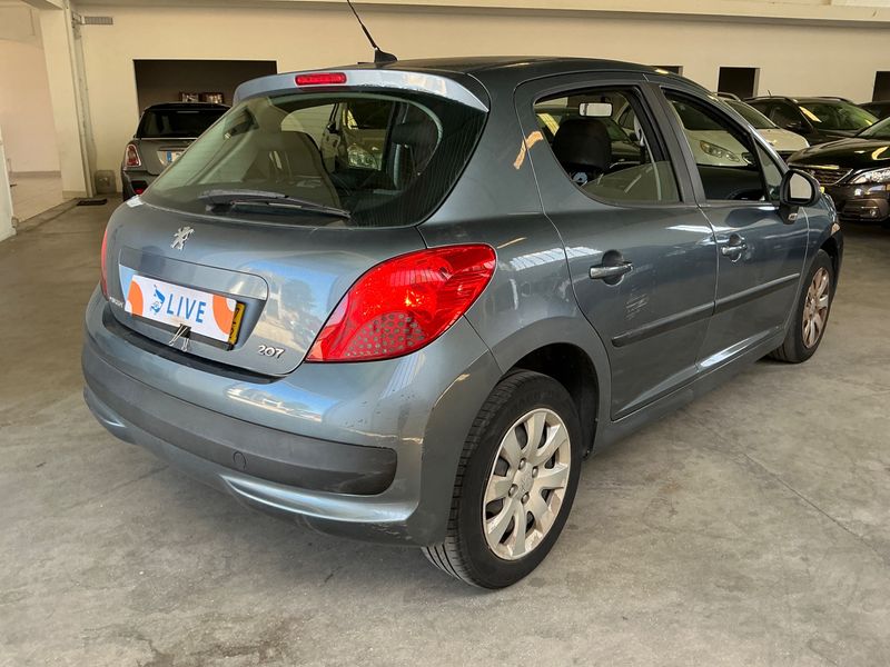 Peugeot 207 1.4 Tendance — zdjęcie 2