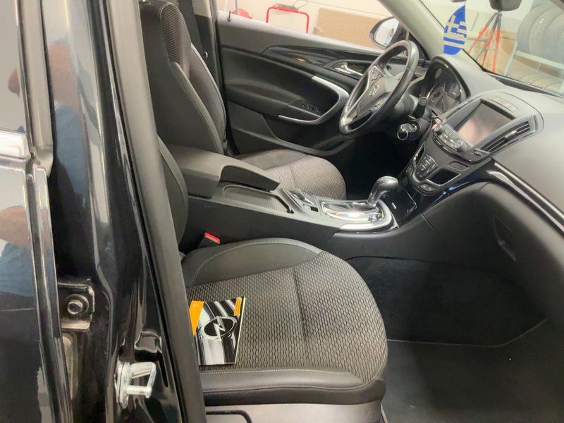 Opel Insignia 1.6 SIDI Turbo Innovation 2013 – снимка 16