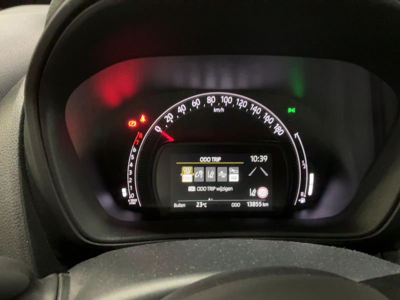 Toyota Aygo X 1.0 VVT-i Design — zdjęcie 13