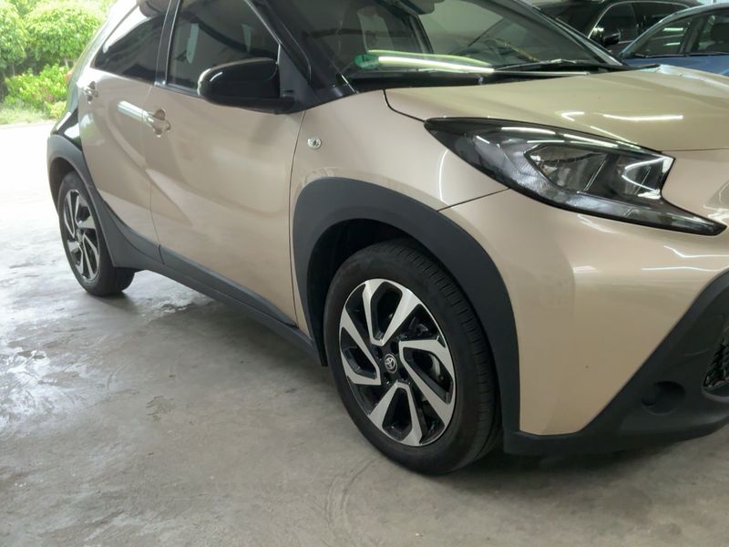 Toyota Aygo X 1.0 VVT-i Design — zdjęcie 8