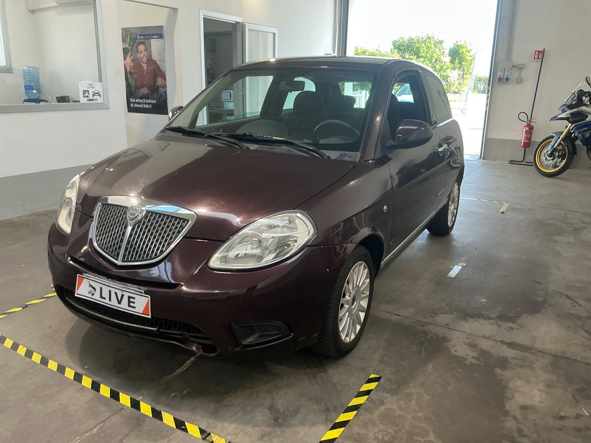 Lancia Ypsilon 2011
