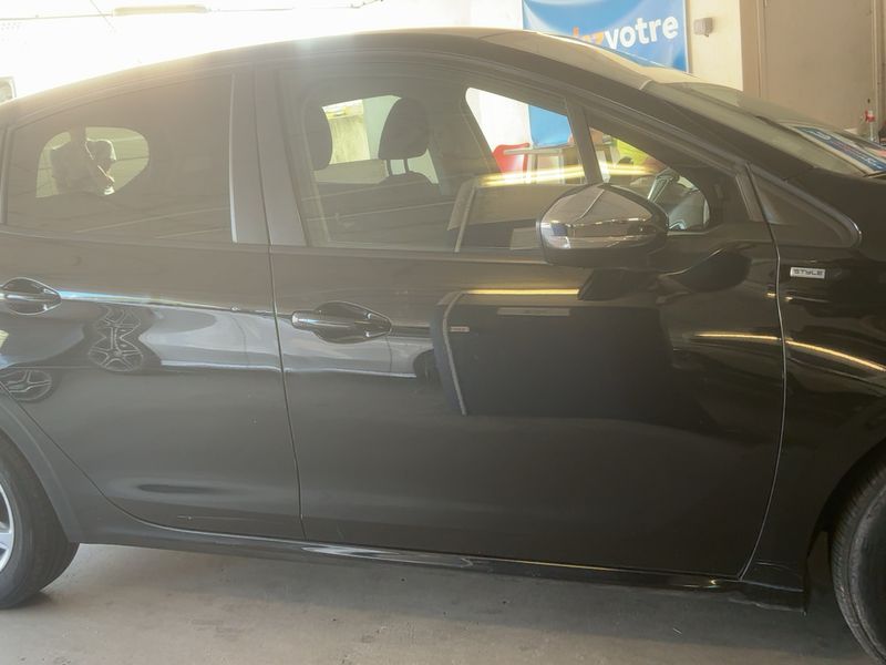 Peugeot 208 1.6 HDi Style — zdjęcie 7
