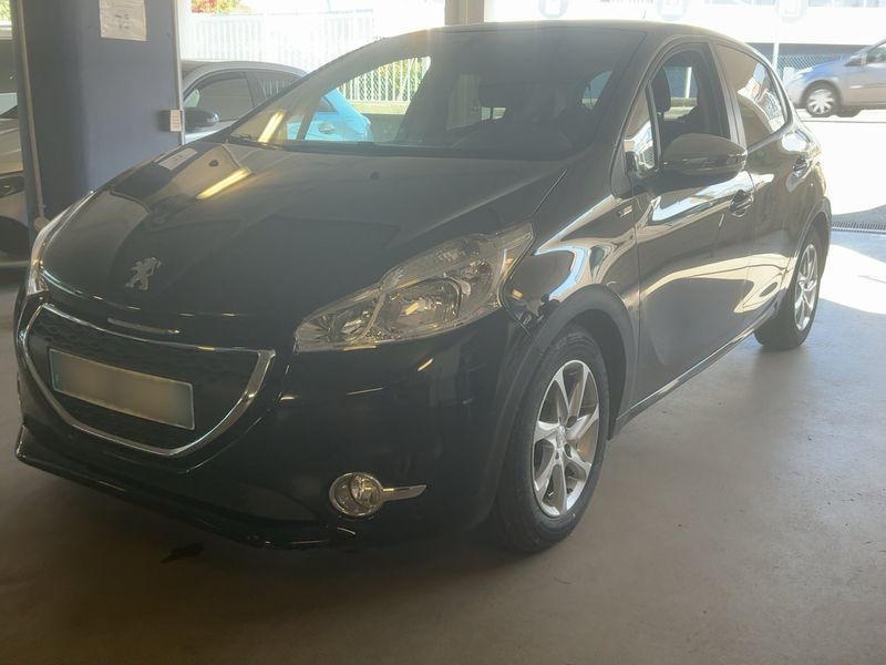 Peugeot 208 1.6 HDi Style — zdjęcie 1