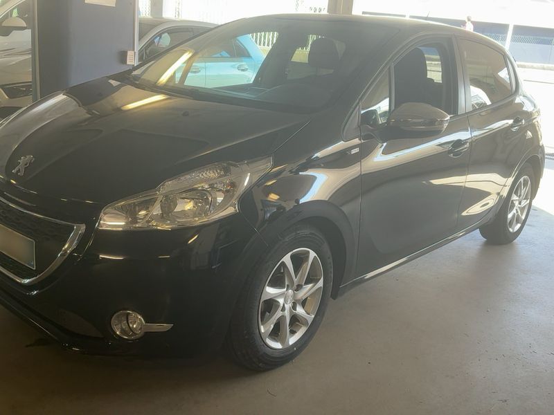 Peugeot 208 1.6 HDi Style — zdjęcie 2