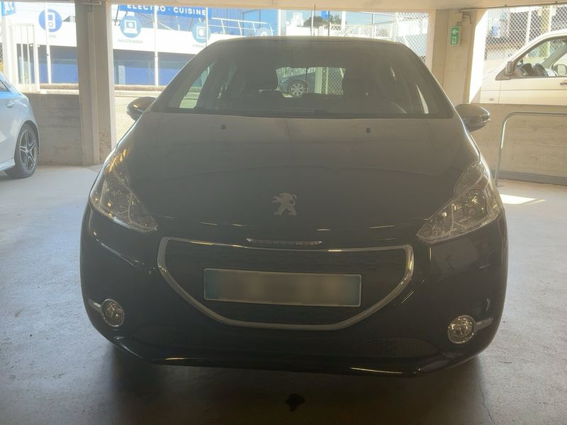 Peugeot 208 1.6 HDi Style — zdjęcie 9