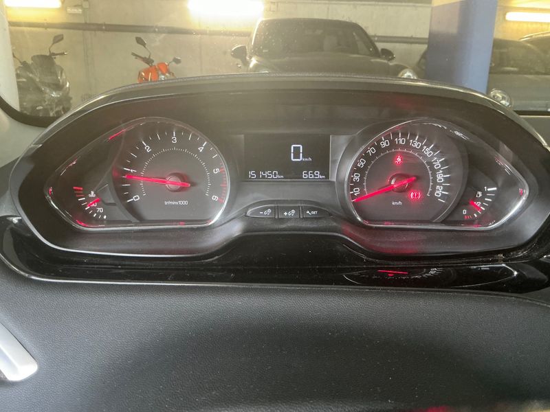 Peugeot 208 1.6 HDi Style — zdjęcie 13
