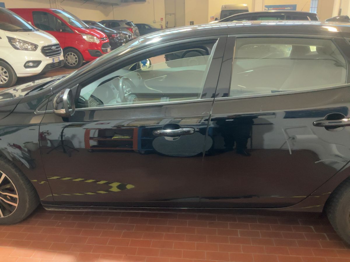 Volvo V40 2019 — photo 5