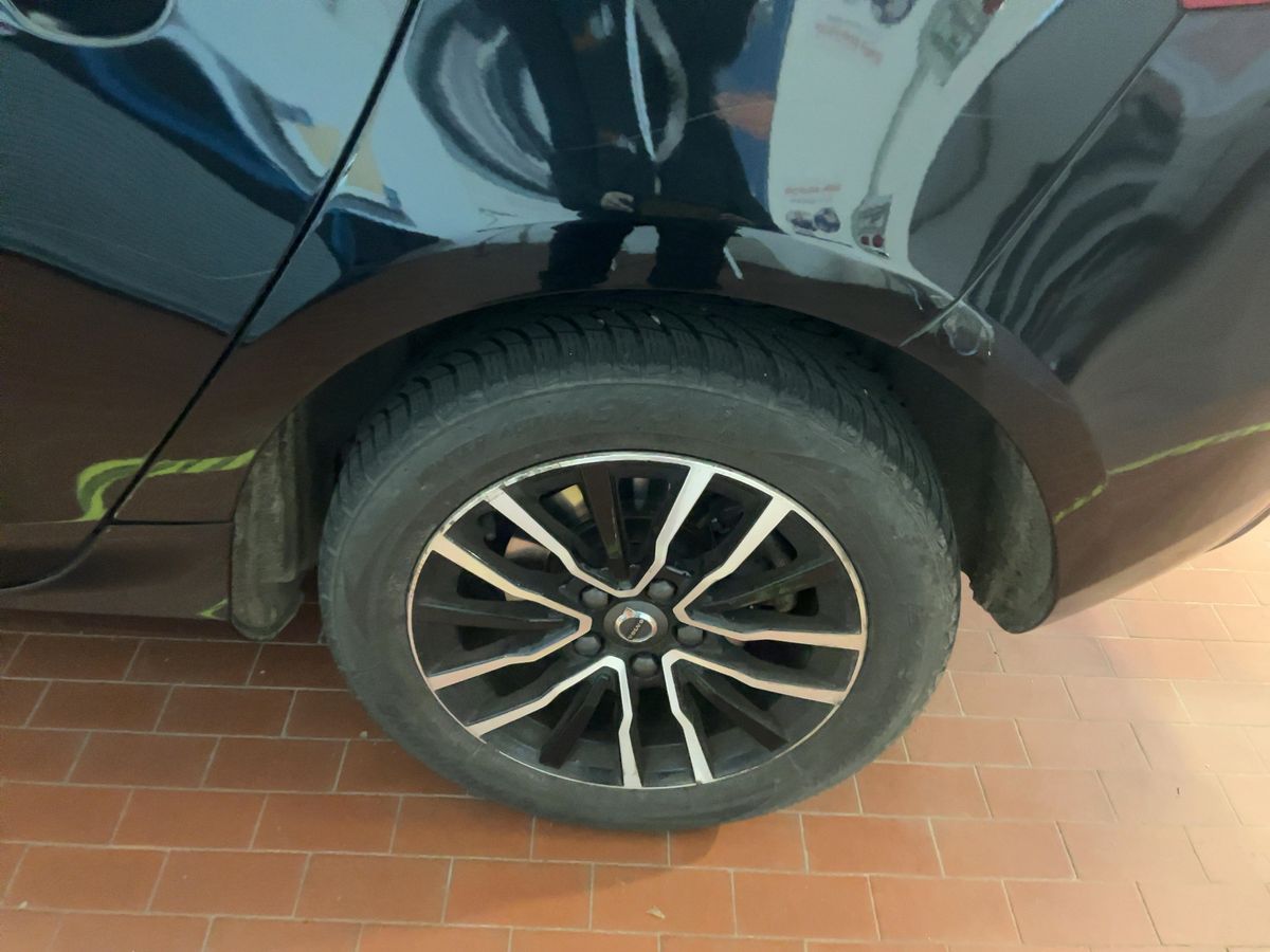 Volvo V40 2019 — photo 6