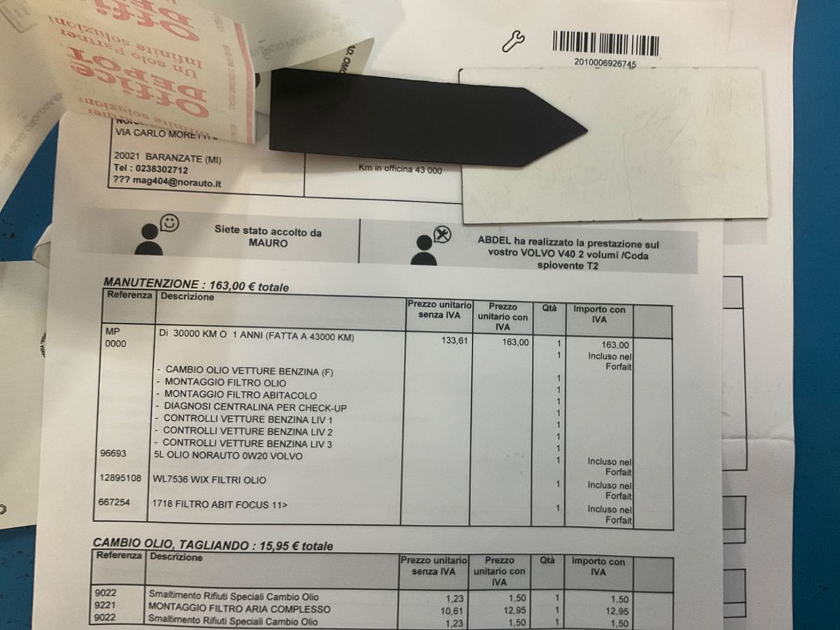 Volvo V40 2019 — photo 25