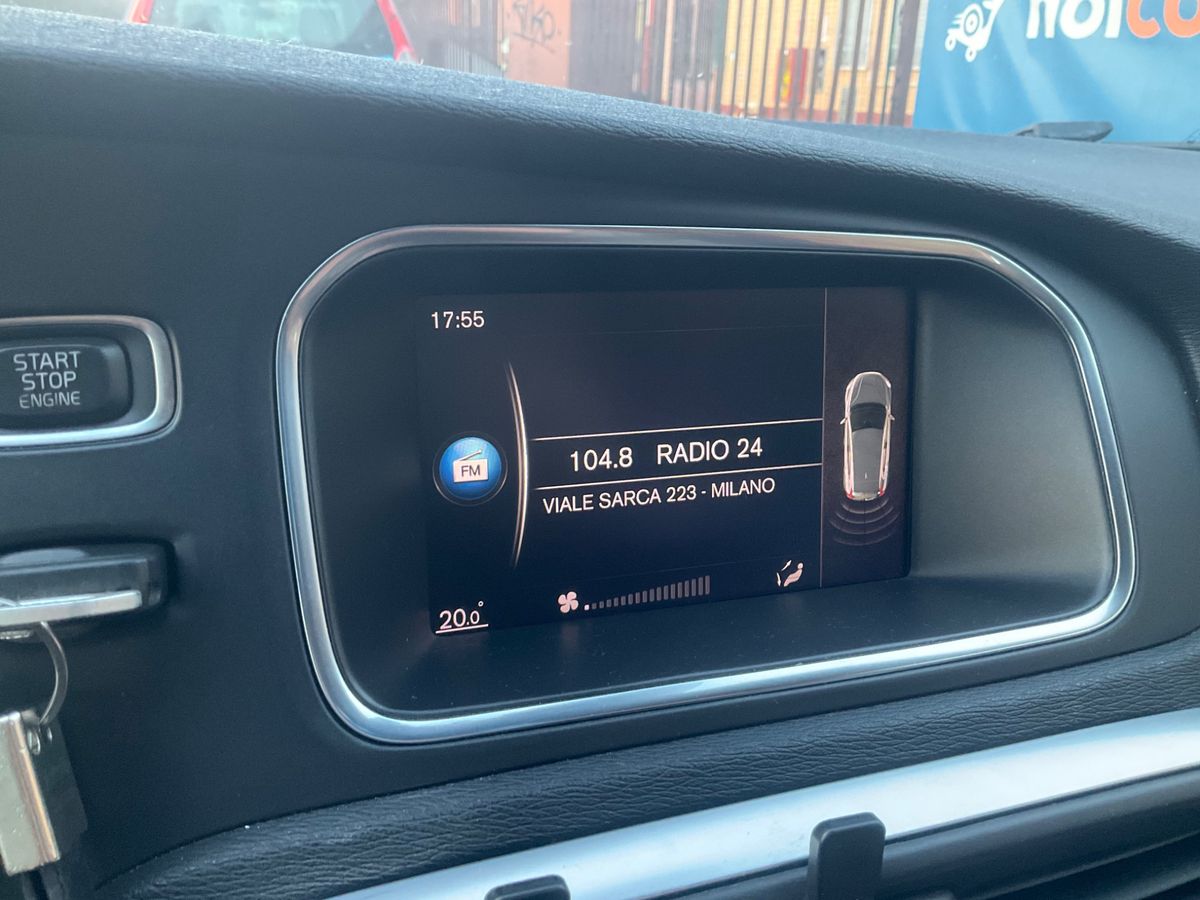 Volvo V40 2019 — photo 47