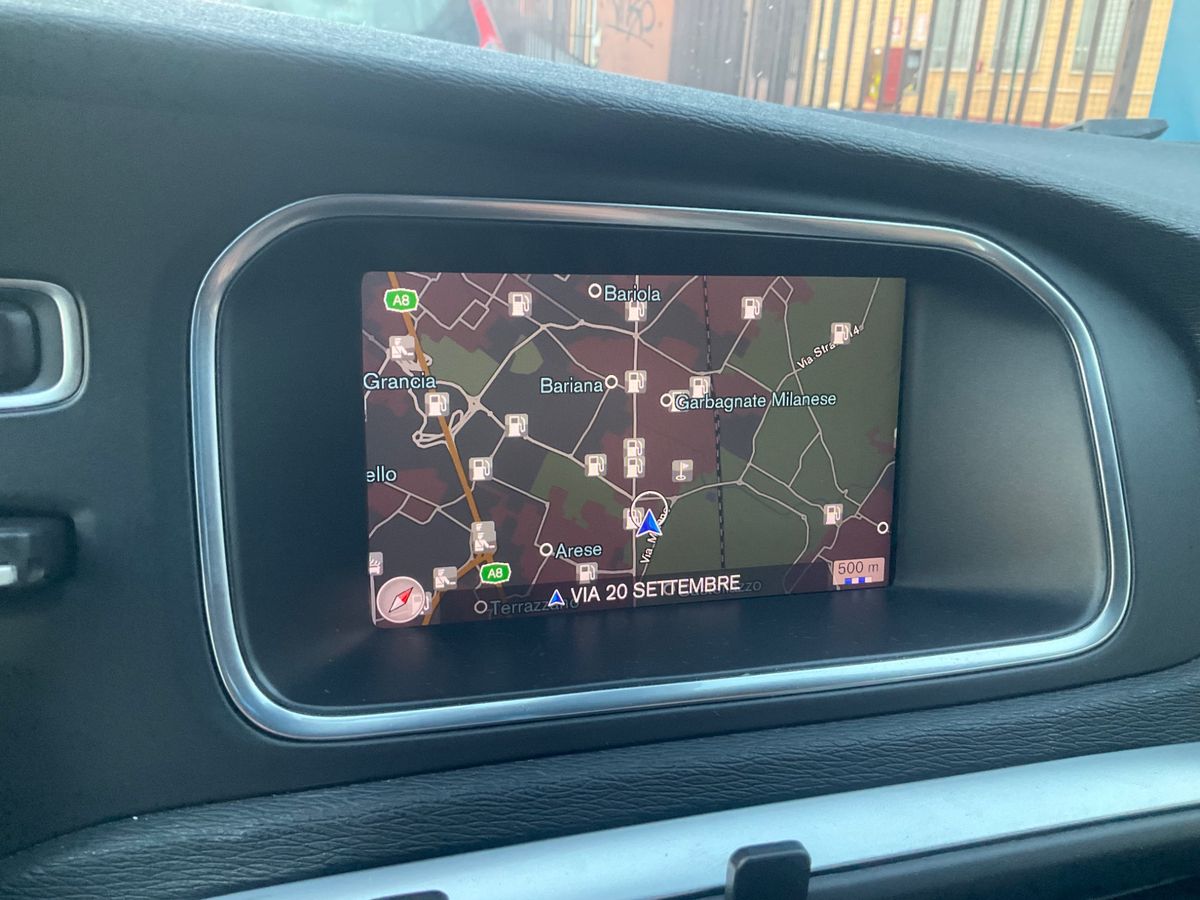 Volvo V40 2019 — photo 45