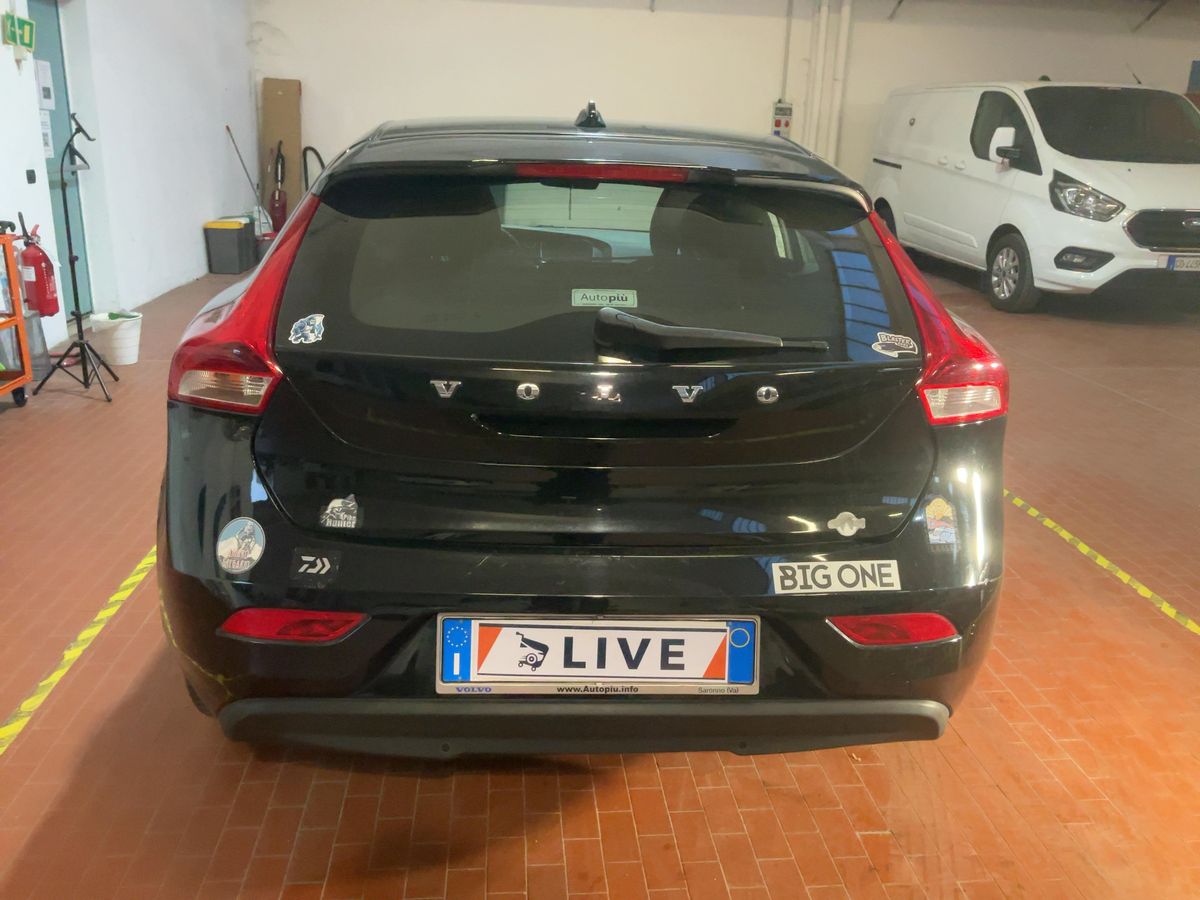 Volvo V40 2019 — photo 8