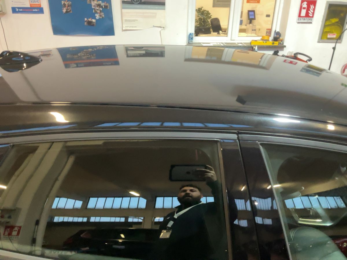 Volvo V40 2019 — photo 14