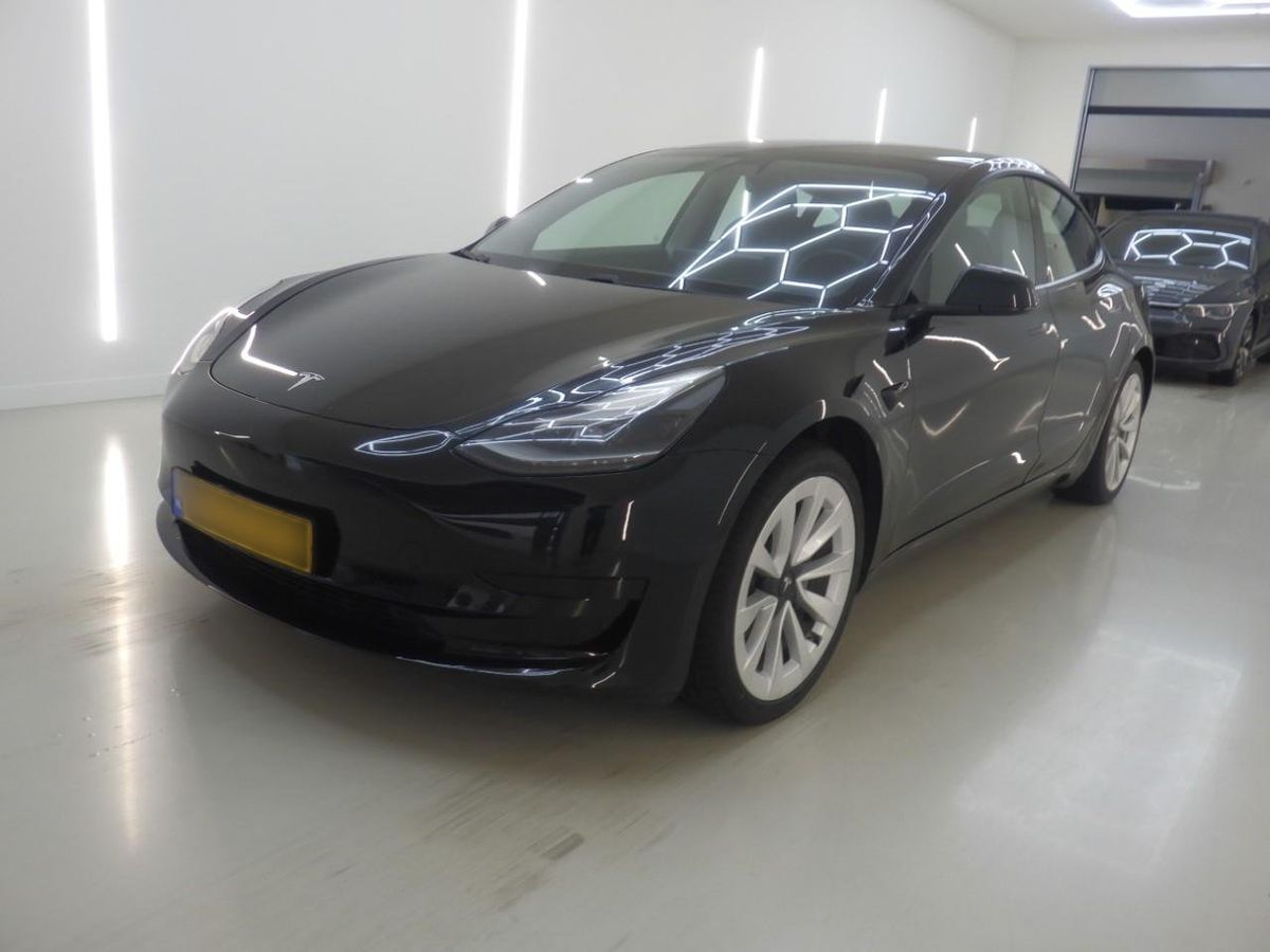 Tesla Model 2021