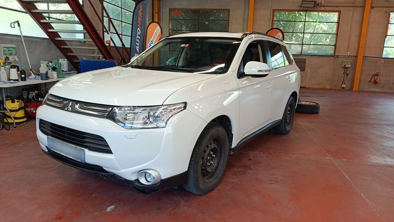 Mitsubishi Outlander 2.2 DI-D Instyle ClearTec 4WD