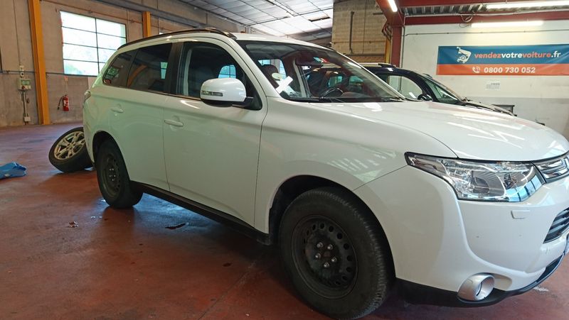 Mitsubishi Outlander 2.2 DI-D Instyle ClearTec 4WD — zdjęcie 8