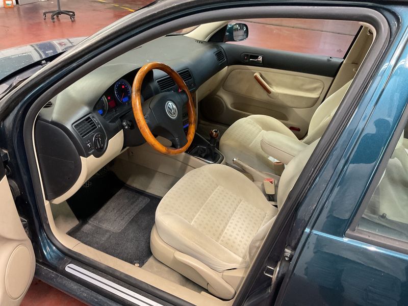 Volkswagen Bora 1.6 FSI Comfortline — zdjęcie 3