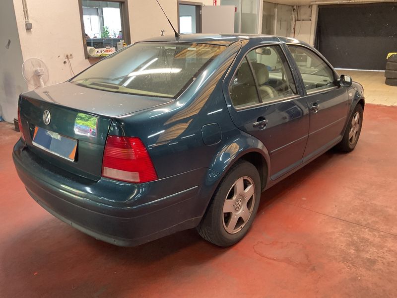 Volkswagen Bora 1.6 FSI Comfortline — zdjęcie 2