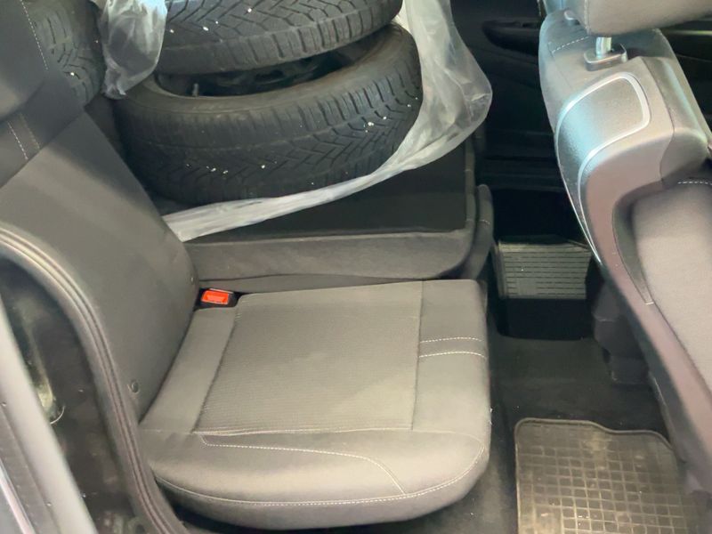 Ford B-Max 1.6 Ti-VCT Titanium — zdjęcie 14