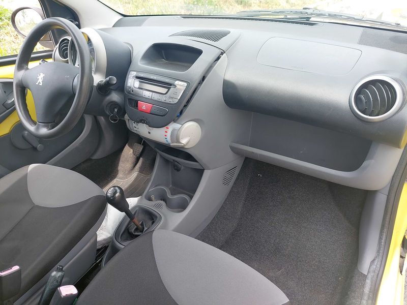 Peugeot 107 1.0 Urban 2009 – снимка 11