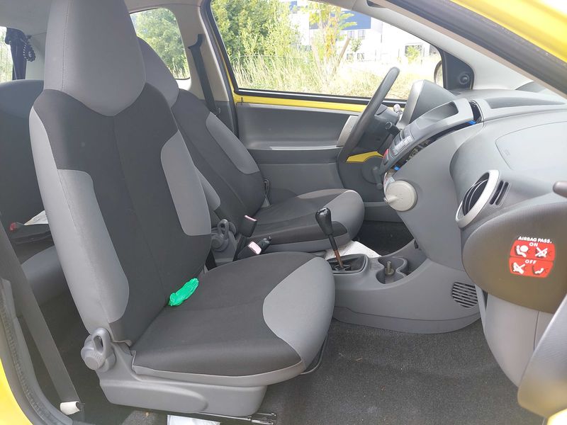 Peugeot 107 1.0 Urban 2009 – снимка 10