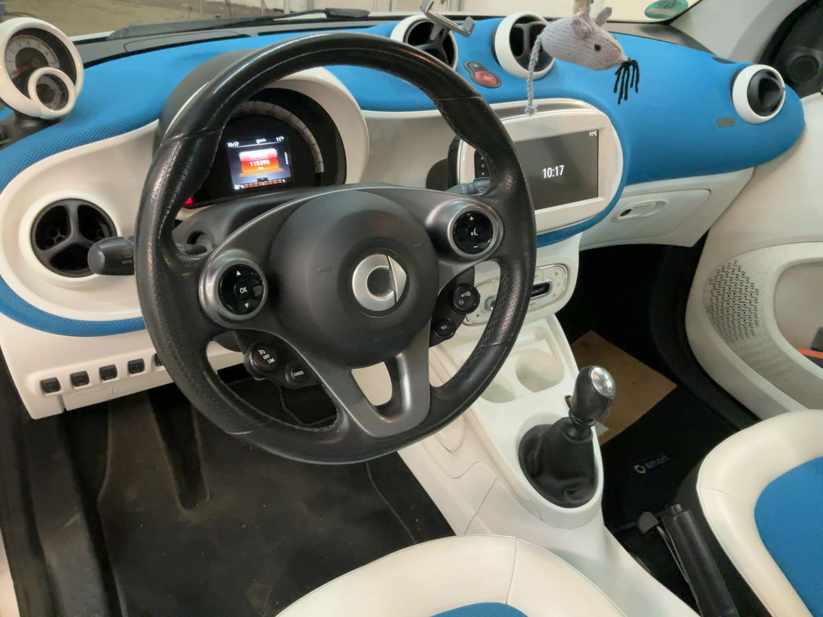 Smart fortwo 2015 — photo 18